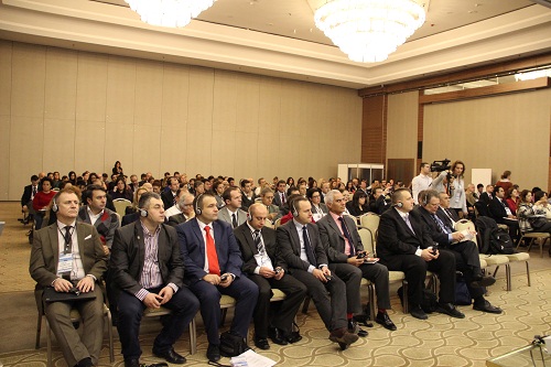 İHRACATÇILAR 500 MİLYAR DOLAR HEDEFİNE ULAŞACAK